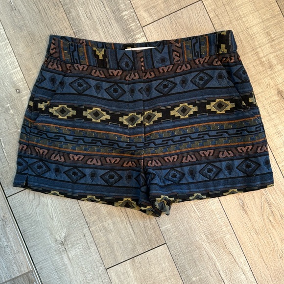 BCBGENERATION short - Picture 1 of 3